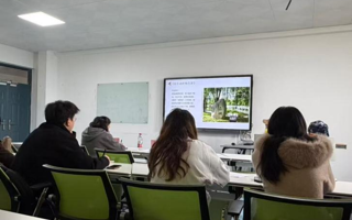 教育学院举办“定格秋日校园·捕捉光影浪漫”摄影活动