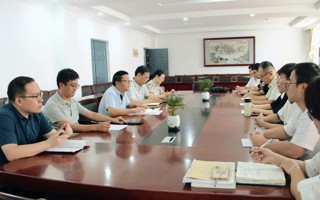 教育学院举办青年教师座谈会
