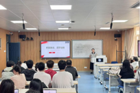 积跬致远、逐梦远航——教育学院开展 2025 级心理学研究生主题班会